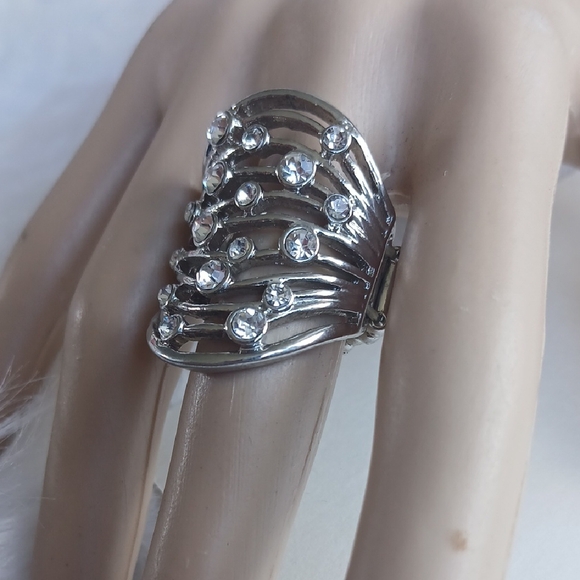 Paparazzi Silver Ring with Dazzling Accents - Picture 8 of 10